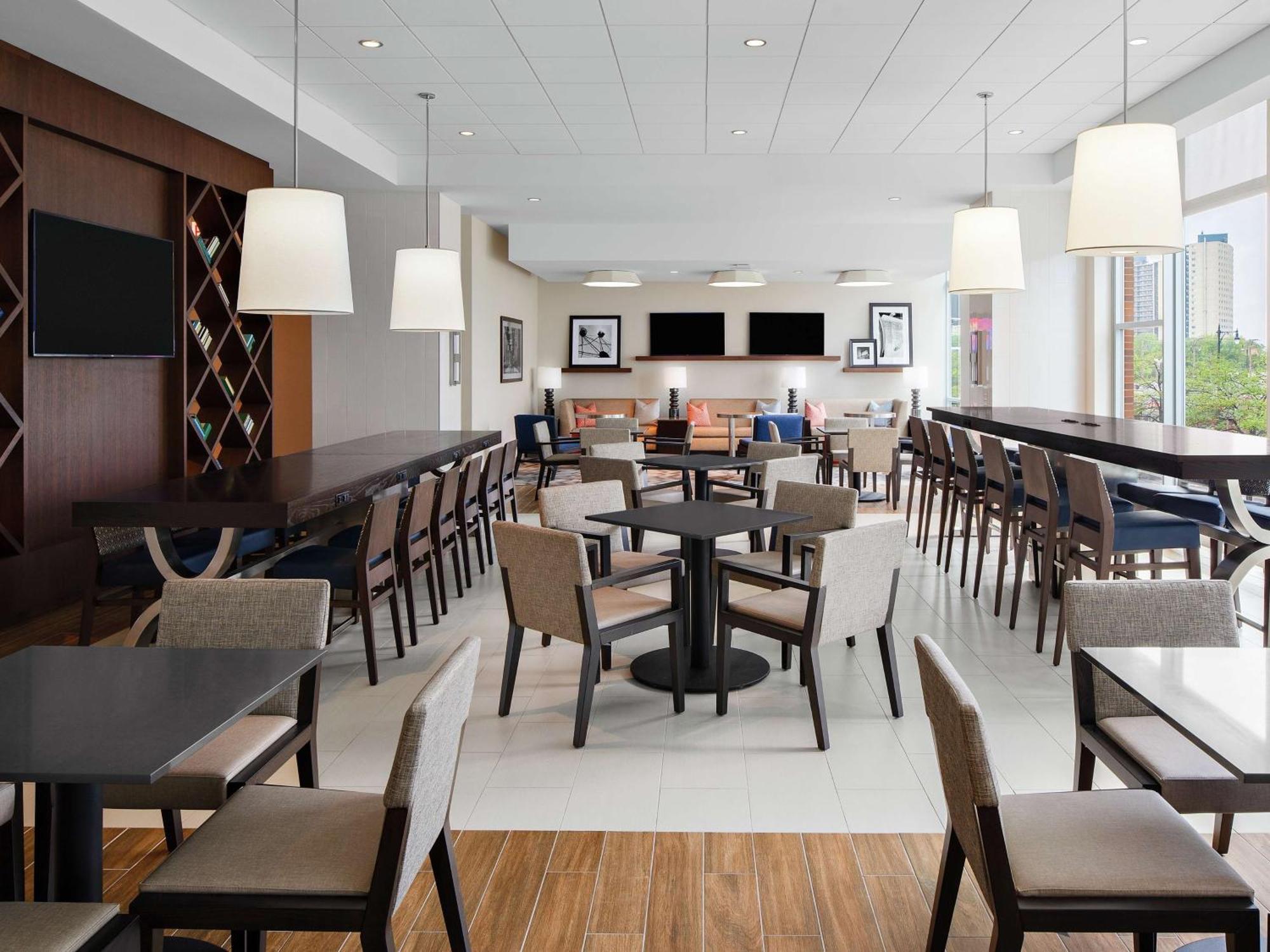 Hampton Inn Chicago Mccormick Place Eksteriør bilde